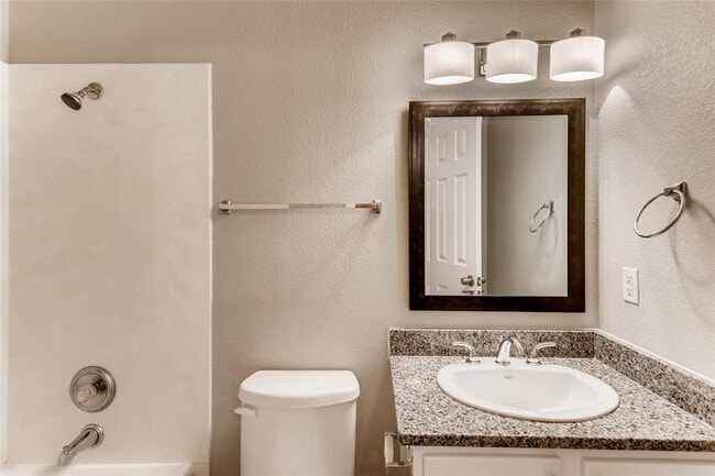 Building Photo - 113 Brooke St