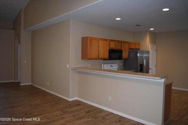 Building Photo - 1040 Venetian Dr