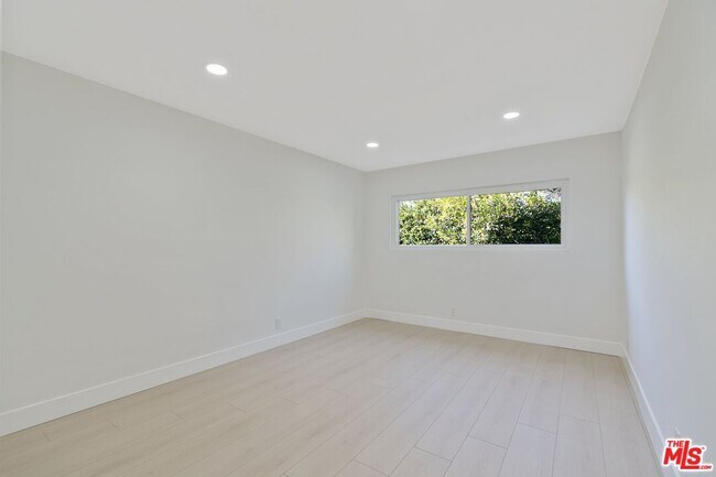 Building Photo - 22563 Tiara St
