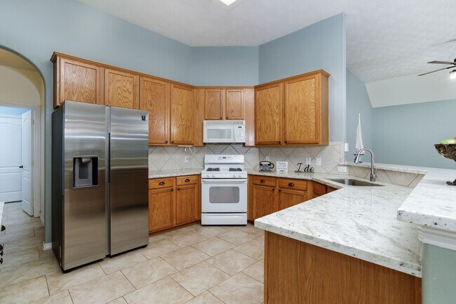 Building Photo - 28610 Hidden Cove Dr