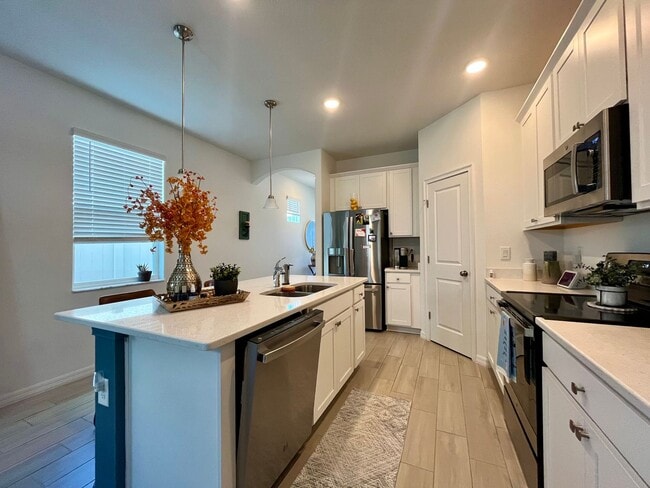 Building Photo - Beautiful 3/2 in Lakeland!