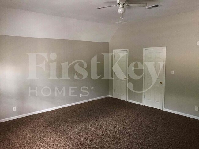 Building Photo - 4018 Glenroy Dr