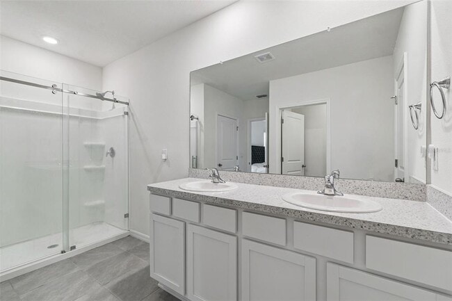 Building Photo - 5667 Chorleywood Ln