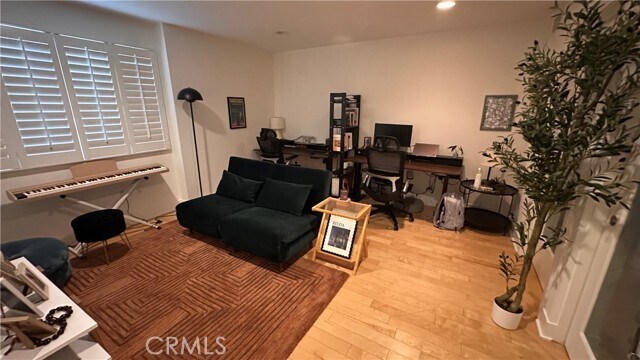 Building Photo - 12837 Moorpark St