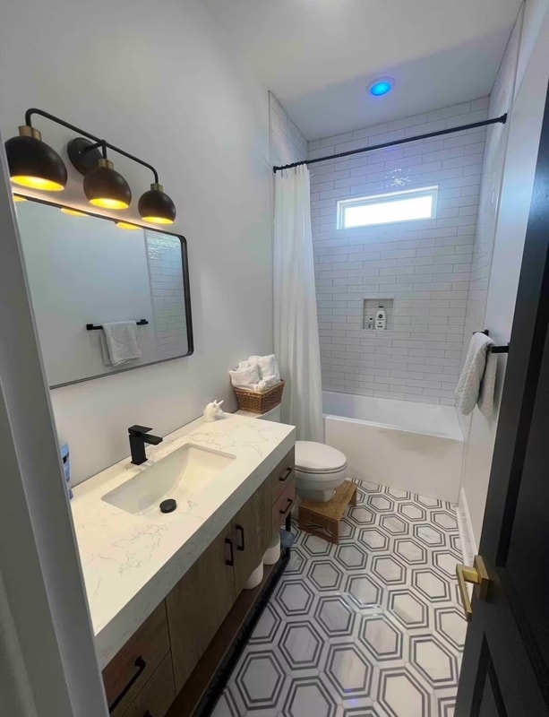 Building Photo - 8413 Benjamin St