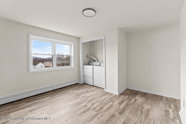 Building Photo - 714 Carmalt St