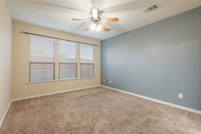 Building Photo - 9961 Aly May Dr