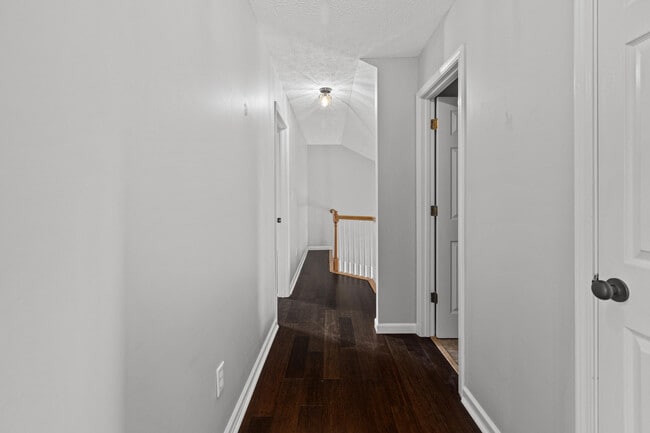 Building Photo - 364 Forest Hill Dr