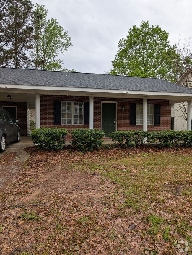 Building Photo - 866 Hollins Rd