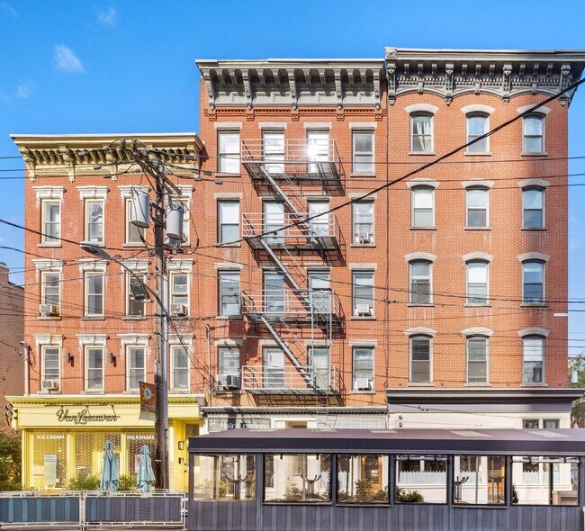 Building Photo - 349 Grove St