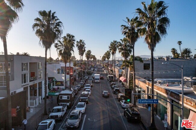 Building Photo - 1510 Electric Ave