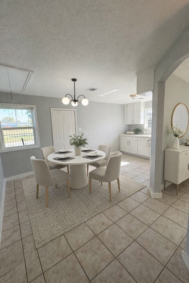 Building Photo - 2101 Maury St