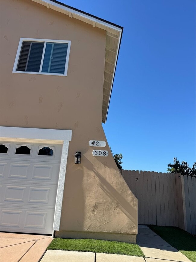 Building Photo - Furnished 2 Bed 1 Ba home in Bonita!