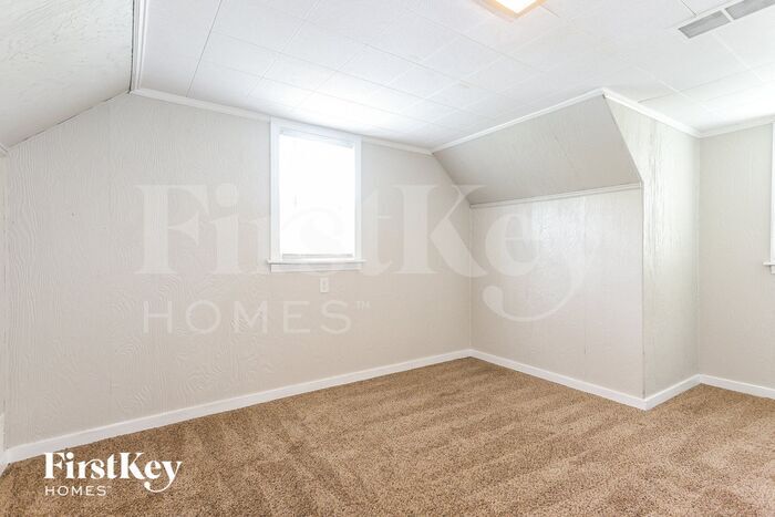 Building Photo - 14448 Kilbourn Ave