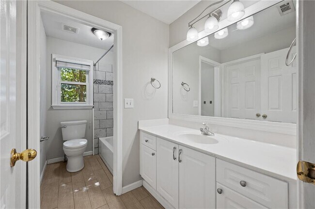 Building Photo - 3993 Ironhill Ln