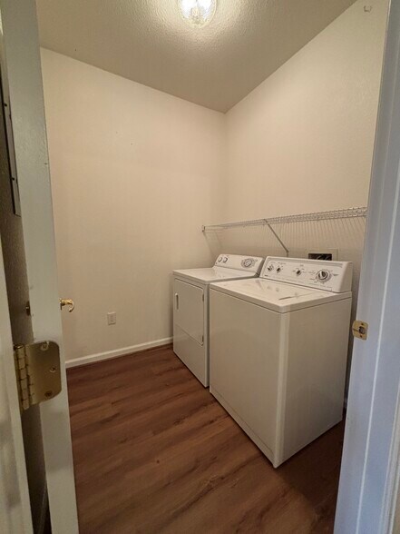 Building Photo - 5726 N Genoa Way