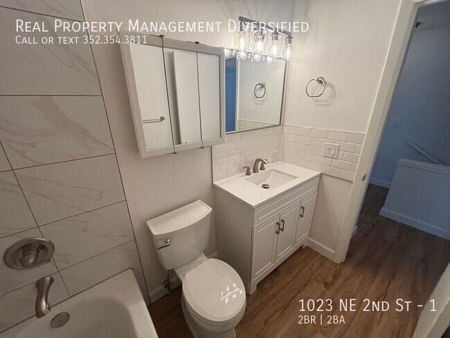 Building Photo - 1023 NE 2nd St