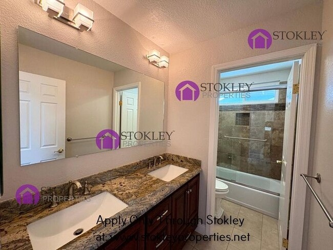 Building Photo - 5958 Vía del Cielo