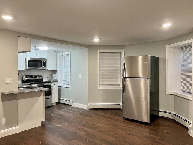 Building Photo - 4 Commonwealth Ct