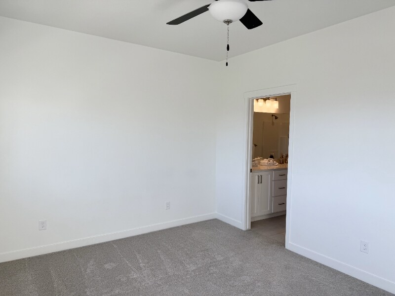 Building Photo - 548 900 W