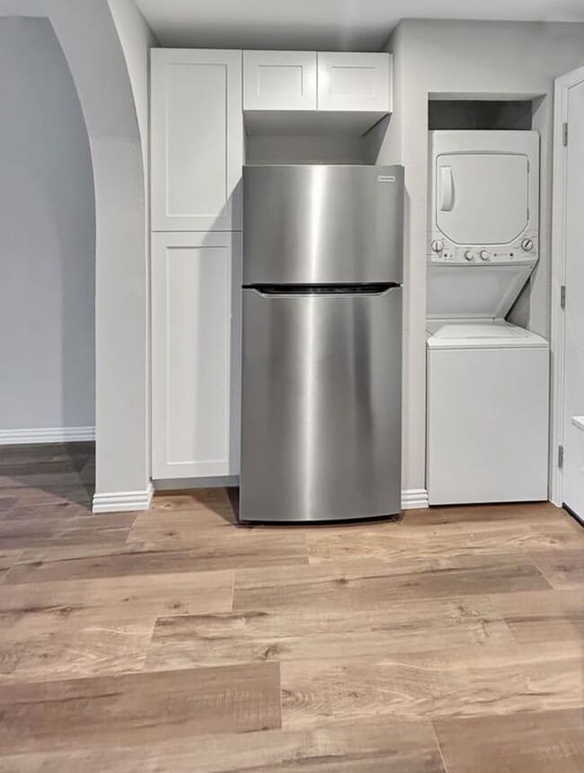 Building Photo - $300 off 1st Month’s Rent!!!!! Beautifully Updated 2-Bedroom Condo in North Dallas!