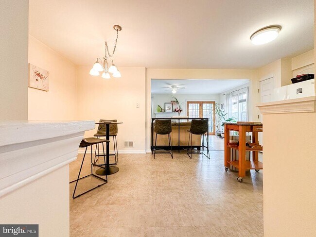 Building Photo - 14358 Haysickle Ct