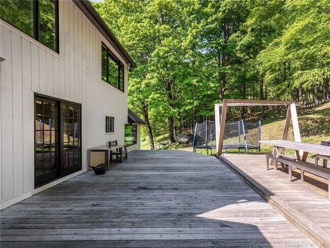 Building Photo - 110 Geer Mountain Rd