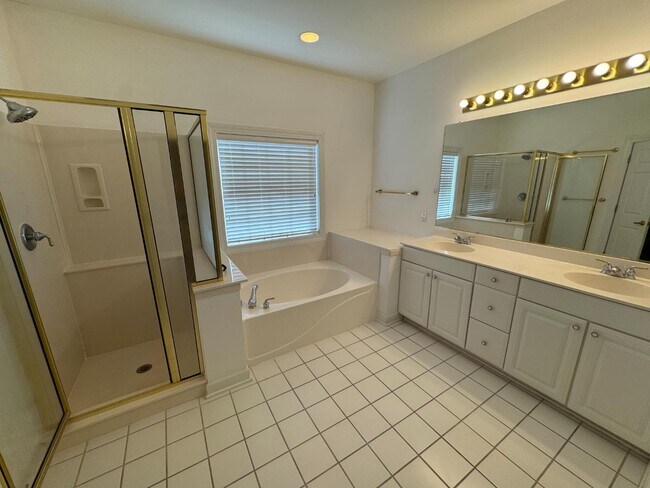 Building Photo - 99 Muirfield Dr