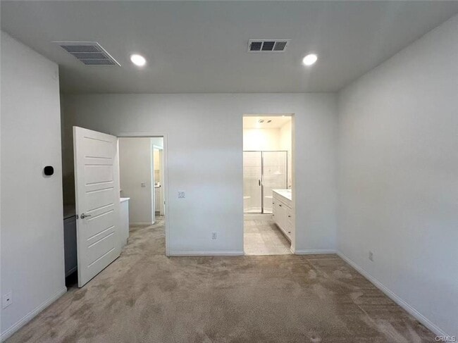 Building Photo - 231 Steely