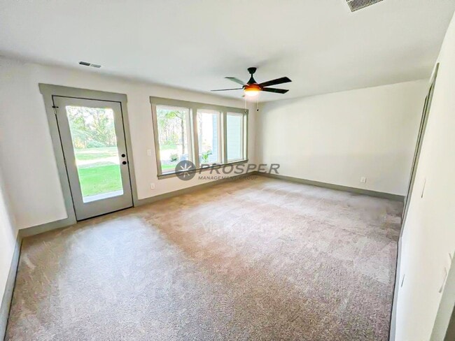 Building Photo - 1806 Orangeburg St