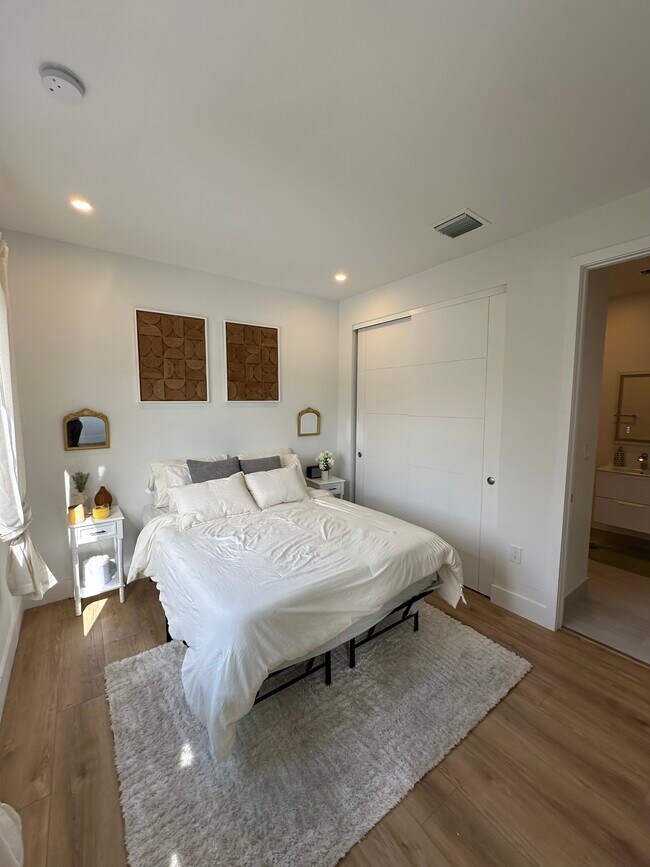 Building Photo - 2109 SW 18th Ave