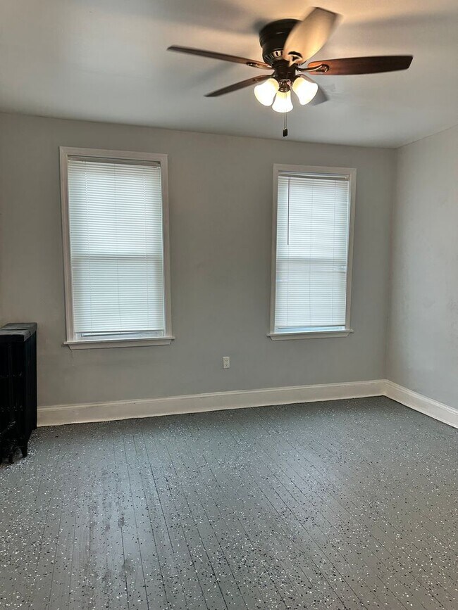 Building Photo - 1203 Ashburton St