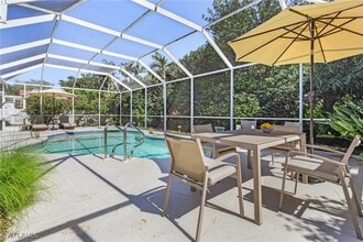 Building Photo - 258 Monterey Dr