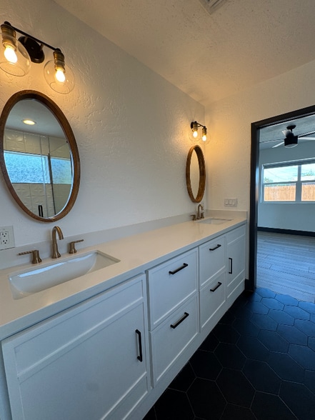 Building Photo - 1616 E Willetta St