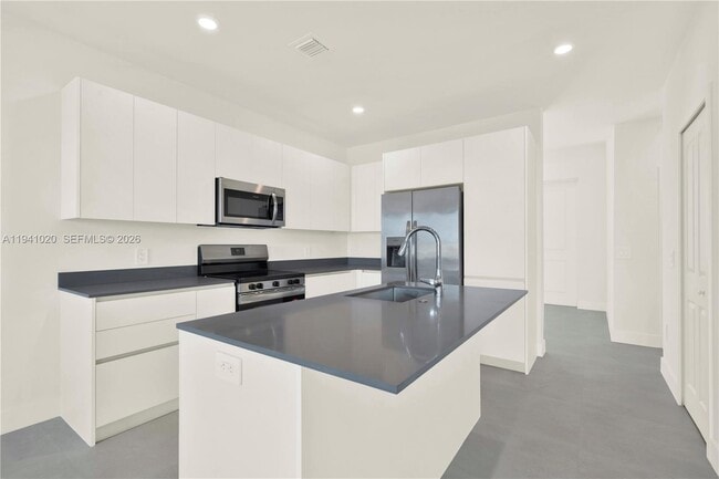 Building Photo - 18981 SW 344th Ter