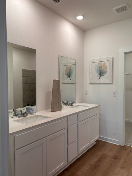 Building Photo - 3844 Casita Cir