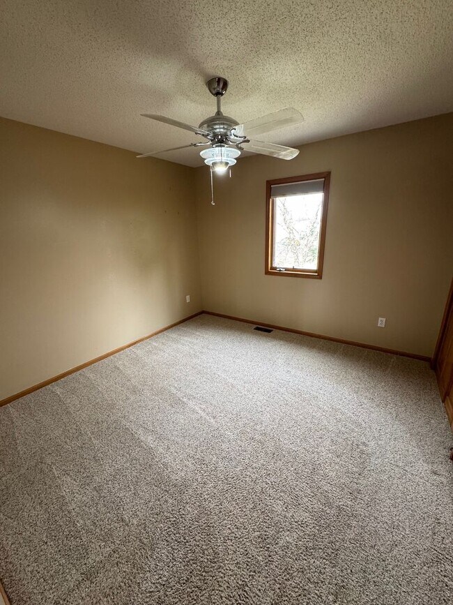 Building Photo - Its in Carroll School District!