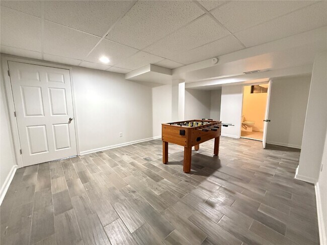 Building Photo - 1133 Westmoor Pl