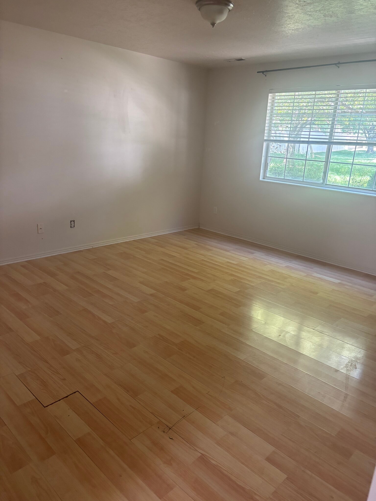 Building Photo - 930 E 1250 S