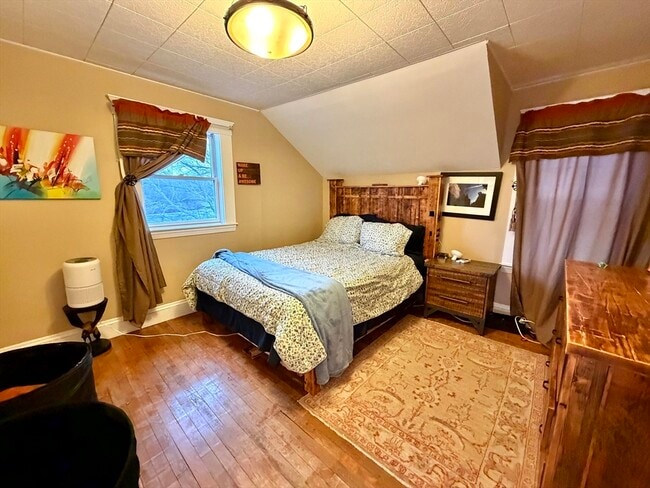 Building Photo - 157 Riverview Ave