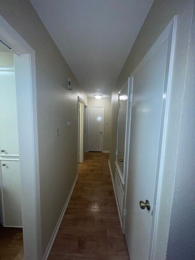 Building Photo - 5217 Tartan Dr