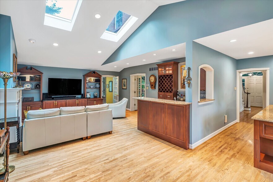 Building Photo - 15 Brazillian Ct