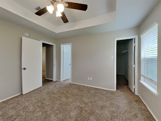 Building Photo - 20110 18th Fairway Dr