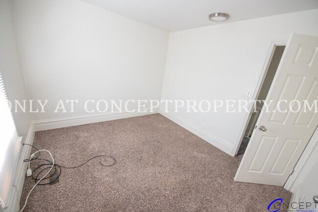 Building Photo - 5000 S Jones Ct
