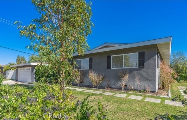 Building Photo - 2112 Dover Dr