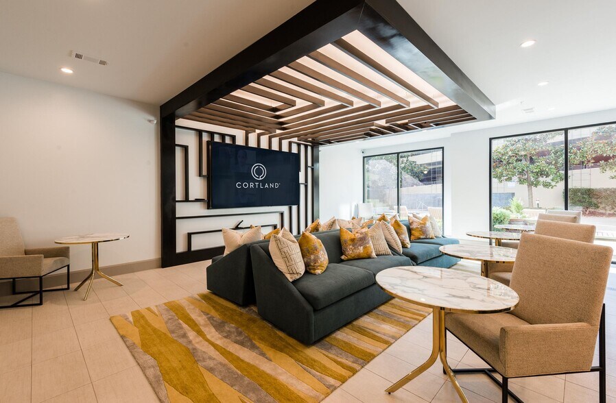 Building Photo - 15777 Quorum Dr