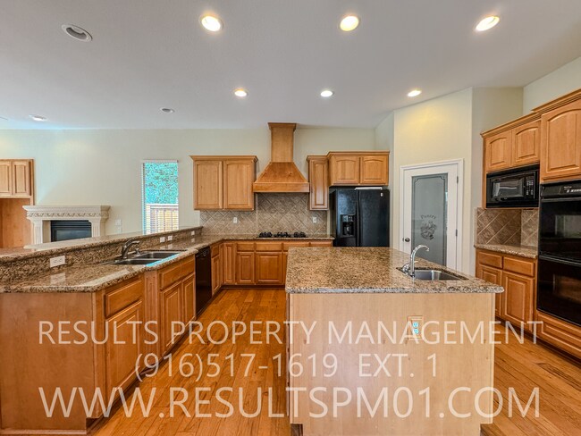 Building Photo - Luxury Whitney Oaks Retreat – Private Gate...