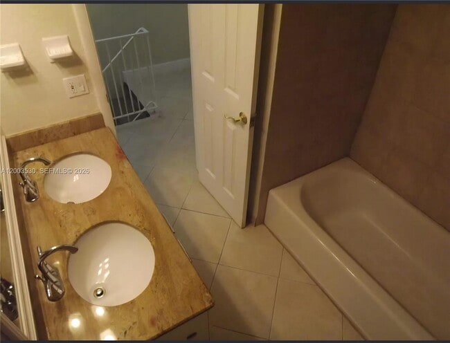 Building Photo - 6709 N Kendall Dr