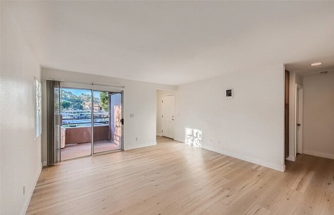 Building Photo - 775 Paso de Luz