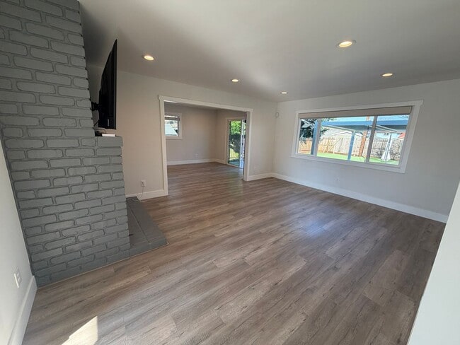 Building Photo - 3 Bedroom | 2 Bathroom | Single-Family Home in Arden-Arcade